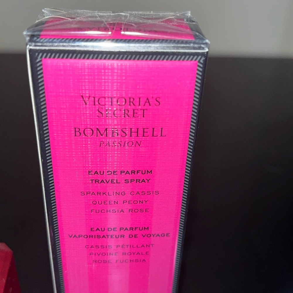 Victoria’s Secret Bombshell Passion Mini Mist & Travel Spray Eau de Parfum - Picture 7 of 9